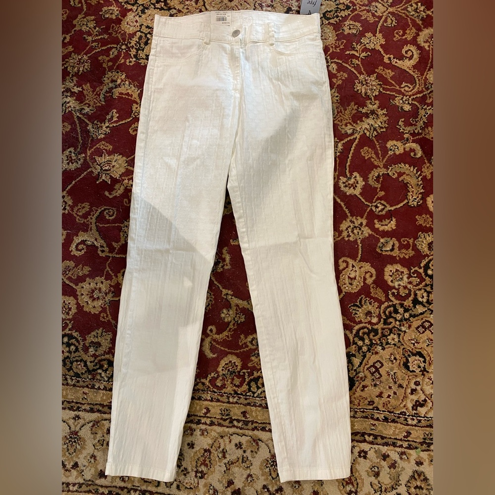 NWT Ladies Brax Shakira Sharp Pant. Color White Size W29/L32-